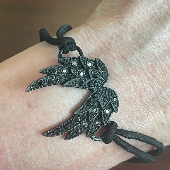 COPY - EUC angle wings bracelet - Picture 3 of 3